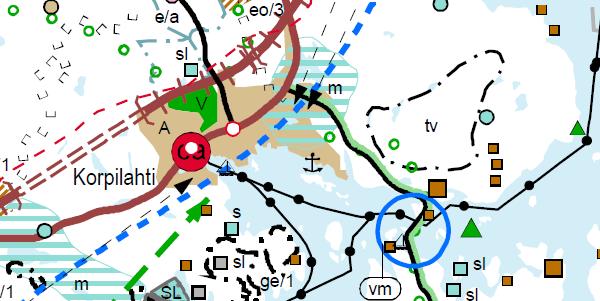 80:014 / MARTINPOLUN JA KOKKOTIEN RISTEYSALUE 31.8.2017 (9) KUVA 10 Ote Keski-Suomen maakuntakaavojen yhdistelmäkartasta. Suunnittelualueen likimääräinen sijainti osoitettu mustalla nuolella.