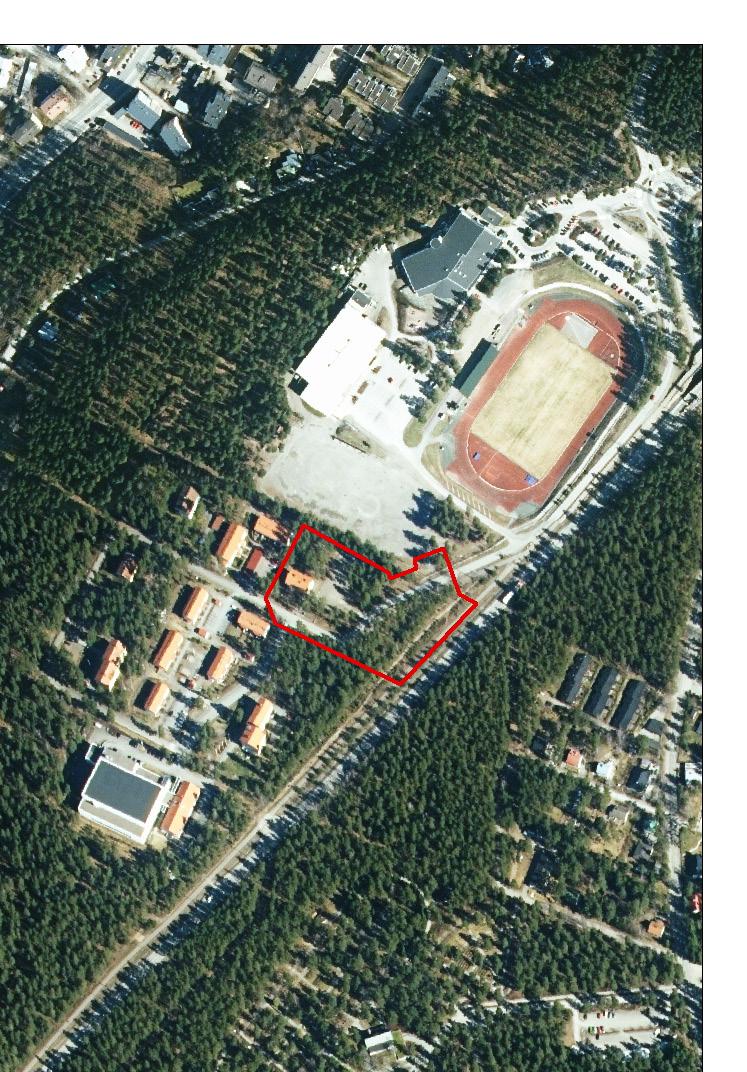 NYKYTILANNE 4. NYKYTILANNE Alue on osa entistä rajavartioston aluetta, jolla on keskustan rakennusinventoinnin 2007 mukaan kulttuurihistoriallisia ja rakennushistoriallisia arvoja.