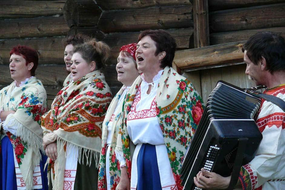 4»» kul tuuru Karjalan kieli tuli vkontakteinternet-sivule Šoltarven horal on läs viittykymmendy konsertua vuvves. Omii tiloi horal ei ole.