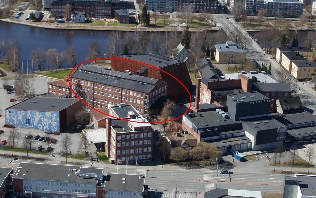1930-luku Rakennuksen laajentaminen alkoi 1930-luvun jälkipuoliskolla, jolloin vanhaa värjäämörakennusta laajennettiin, jatkettiin ja korotettiin. Rakennus yhdistyy tällöin kutomoon.