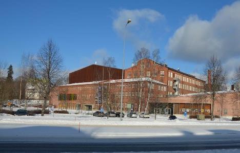 11 Viimeistelyrakennus ja oikealla tekokuitu (säteri)