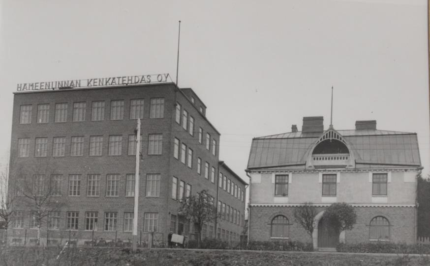 teollisuusrakennuksista 20 RAKENNUSTIEDOT Nykykäyttö Lasten ja nuorten kulttuurikeskus 1990-l - Historialliset käytöt Hämeenlinnan kenkätehdas Oy 1910-1968, Fredriksson tukkuliike 1966-1969, Virke Oy