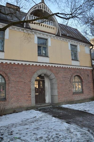 KULTTUURIHISTORIALLISET ARVOT Rakennusarvot jugend, teollisuushistoria rappaus, mansardikatto, jugend aiheet ikkunoissa, parvekkeessa ja portaalissa.