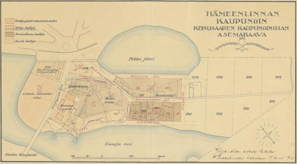 sillan kupeeseen. Nämä piirteet eivät toteutuneet. Oikeassa reunassa on ote asemakartasta vuodelta 1926, johon puisto on merkitty.