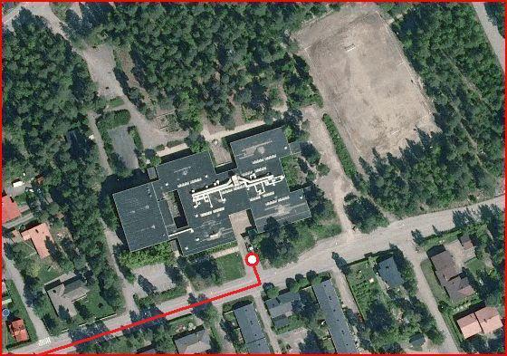 20 5.2 Porvarinkadun koulu ja päiväkoti, Borgaregatans skola Porvarinkadun koulu sijaitsee osoitteessa Porvarinkatu 13. Kohteessa tehtiin tarkastuskäynti 3.5.2011.