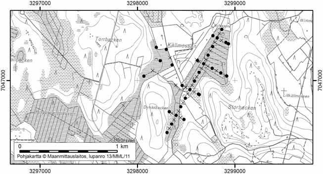 Tapio Toivonen ja Onerva Valo 63. Källmossen Källmossen (kl. 2321 07, x=7047,1, y=3298,7) sijaitsee noin 19 km Pedersören keskustasta kaakkoon.