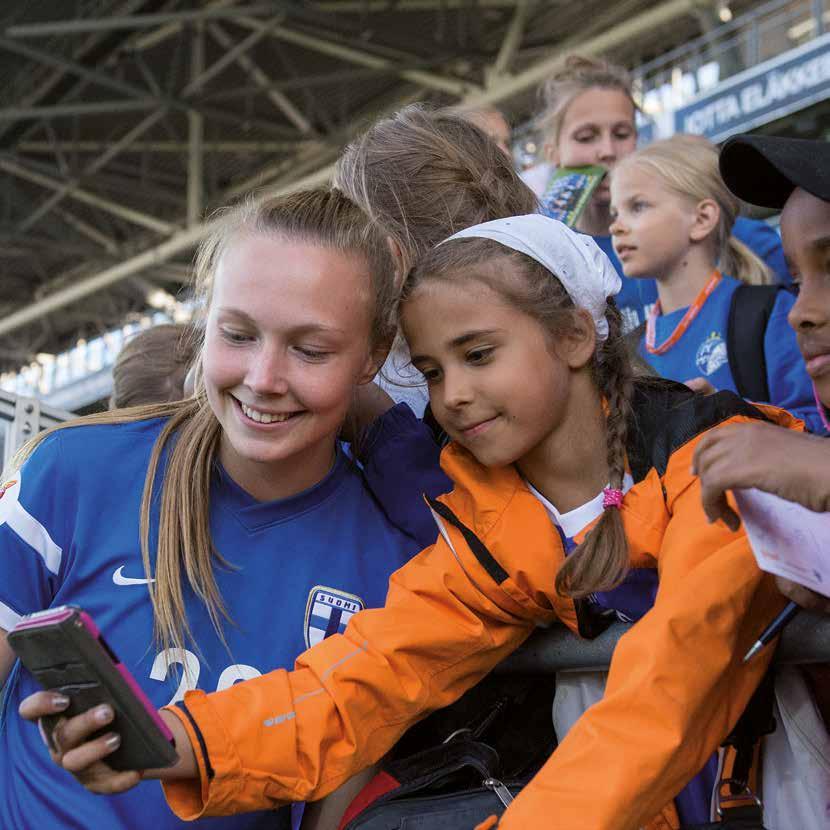 PÄÄVALINNAT Ytimessä yhtenäinen suomalainen jalkapalloperhe, oma-aloitteinen ja nykyaikainen viestijä. Aktiivinen vuorovaikutus jalkapalloperheen jäsenten välillä.