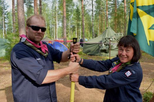 Leirinjohtaja, umpisolmu/kruunupleissi MIIKA HUOVINEN Leirin apulaisjohtaja, timanttikytky KUKKA SALMIOVIRTA Ohjelmapäällikkö, sidoskytky Rakentamispäällikkö, tukkikytky Ruokapäällikkö, siansorkka