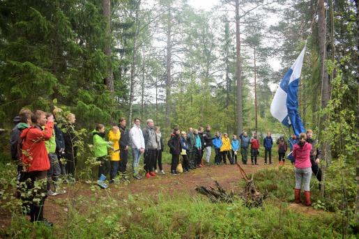 Leirinjohtaja kokonaisjohtaminen aluevaraukset Leirin apulaisjohtaja leirinjohtajan tukeminen ohjelmakokonaisuus versoperinteet yhteydenpito Kantokiltaan Ohjelmapäällikkö leirin ohjelmakokonaisuus