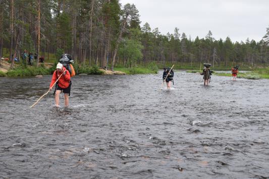 kansallispuiston hienoisiin maisemiin vaeltamaan viikko lämpöisissä kesäkeleissä.