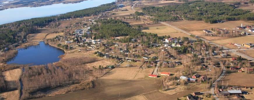 KIRKONSEUDUN ASEMAKAAVAN MUUTOS JA LAAJENNUS 5 3. LÄHTÖKOHDAT 3.1. Selvitys suunnittelualueen oloista 3.1.1. Alueen yleiskuvaus Kaava-alueet sijaitsevat noin 1 km etelään Kuortaneen liikekeskustasta.