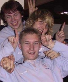 Poikien trio 3x6 sarjaa 1. Hollanti 3641 202,3 Michael Kok 1089 181,5 Nick Plummen 1245 207,5 Tom Van der Vliet 1307 217,8 2.