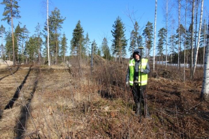 Lisäksi Pappilanlahden rannan savikkoalue on merkitty niityksi.