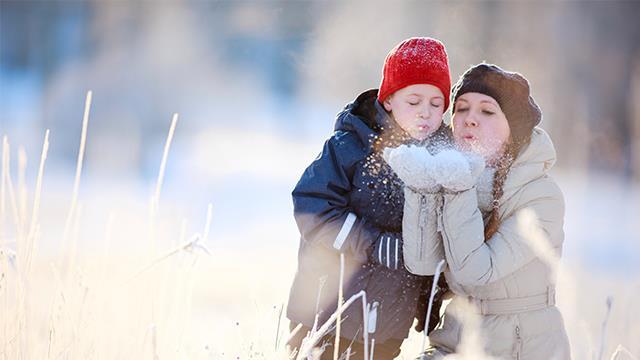 010 5777 030 Yleisurheilu, kuntosali sekä pallopelikenttiä ma-la klo 07.00-21.00, su 08.00-21.00 JÄÄHALLI puh.