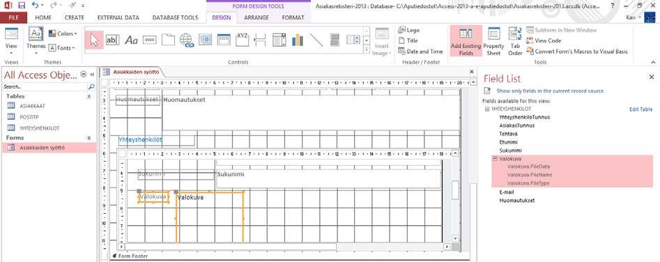 Kenttien lisääminen lomakkeelle Palaa Design View (Rakennenäkymä) -näkymään.