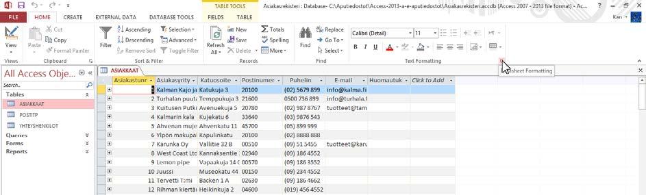 Valintaikkunat Kaikista Office 2013 -ohjelmista löytyy myös perinteiset Windows-valintaikkunat. Valintaikkunoissa voit tehdä useita yksityiskohtaisempia, toimintoja ohjaavia asetuksia.