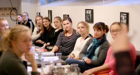 järjestelyjen käytäntöihin sekä palkkajärjestelmiin liittyvät kysymykset. Valiokunta järjesti jäsenillan työaikakysymyksiin liittyen keväällä.