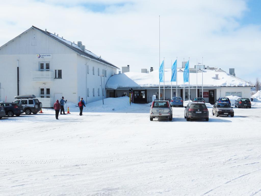 Jos lähtijöitä olisi riittävästi, niin voisimme mennä sinne linja-autolla.