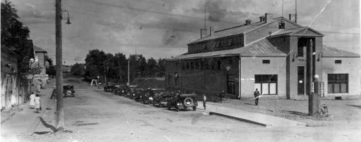 37 alettiin kunnostamaan torialuetta kaupungin toimesta säännöllisen torikaupan järjestämiseksi.