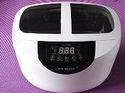 Digitaalinen, kosketusnäppäimet, LED näyttö Ultraäänen teho: 70 W (voimakas) tai