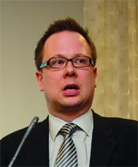 Toni Ahlqvist Ihmismaantiede ja talousmaantiede, erityisesti aluetutkimus ja -suunnittelu sekä valtion spatiaaliset käytännöt Tiede-, teknologia- ja