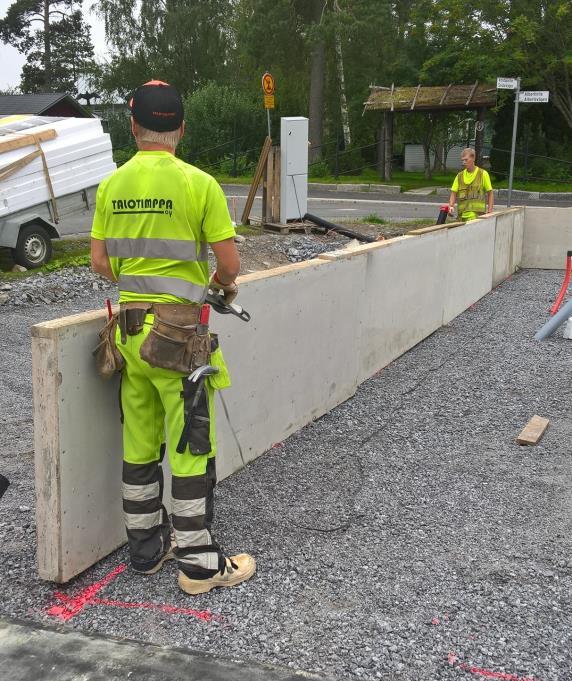 33 Tontille tuodun korkeustason avulla rakentaminen voidaan suorittaa rakennusluvassa ja lupaehdoissa määritetyille korkeustasoille.