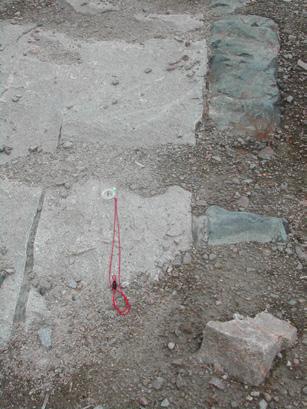 GEOTECHNICAL REPORT 6 Figure 4. Grey granite of the Kuru granite batholith on outcrop. Photo: Rasmus Nyman. Kuva 4. Kurun graniittialueen harmaa graniitti kalliopaljastumalla. Kuva: Rasmus Nyman.