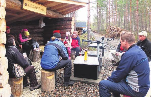 Lapsia on jouduttu jättämään pois hoidosta ja keksimään uusia keinoja perheiden arjen pyörittämiseksi hoitojärjestelyjen osalta. Nyt on uuden ajan aika, kun uusi päiväkoti valmistuu vuoden vaihteessa.