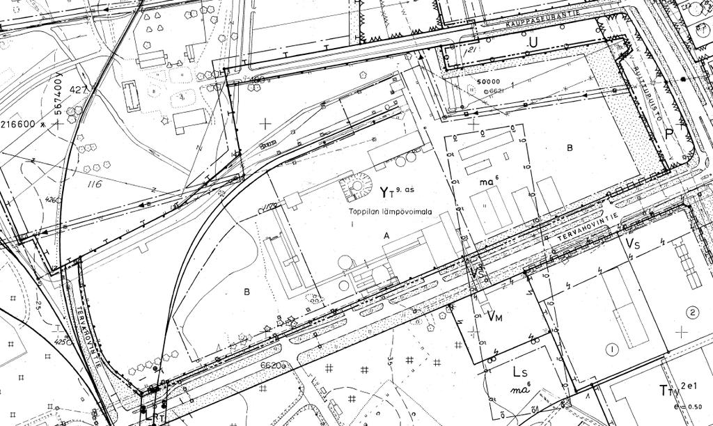43 6.1.3 Asemakaava Toppilan voimalaitosalueella on voimassa vuonna 1979 hyväksytty asemakaava, jossa voimalaitosalue on merkitty kunnallisteknisten rakennusten ja laitosten alueeksi (Y T ) (kuva 13).