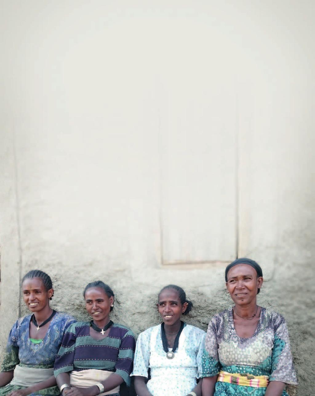 Teksti Katri Saarela Kuvat Suomen Pipliaseura Lukutaito voimaannuttaa naisia Afrikassa Vuonna 2017 käynnistynyt Lukutaitoa naisille Afrikassa -ohjelma on lähtenyt hyvin käyntiin.