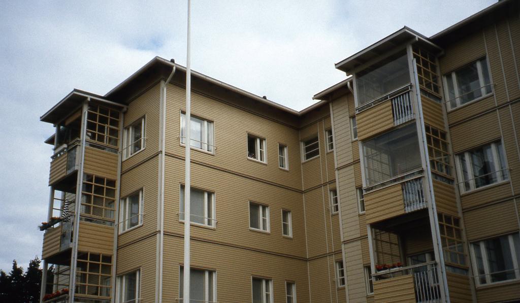 KOHTEEN KUVAUS Porvoon toinen puukerrostalokohde on kesällä 1999 valmistunut nelikerroksinen lamellitalo, Asunto Oy Porvoon Aleksanterinkatu 29.