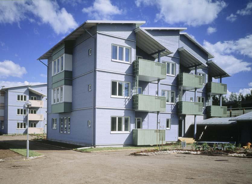 KOHTEEN KUVAUS Ylöjärven puukerrostalot rakennettiin 1995-1996 loivaan pohjoisrinteeseen Ylöjärven asuntomessualueelle Tampereen läheisyyteen.
