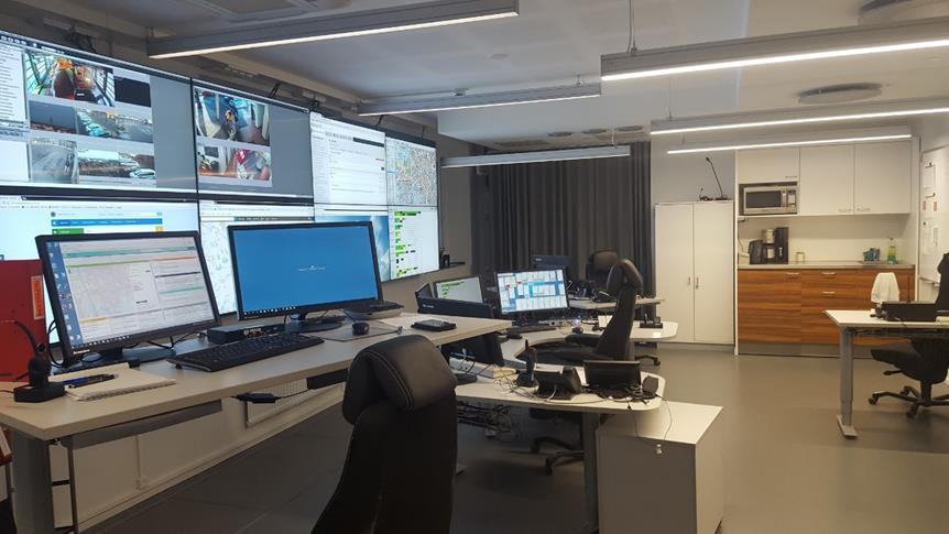 Toimintamalli HE PEL P 40 ainoa kenttäjohtaja P 30 johtaa operaatiokeskuksesta Tilannekeskus termi ei vastaa tuotetta P 30 ei lähde