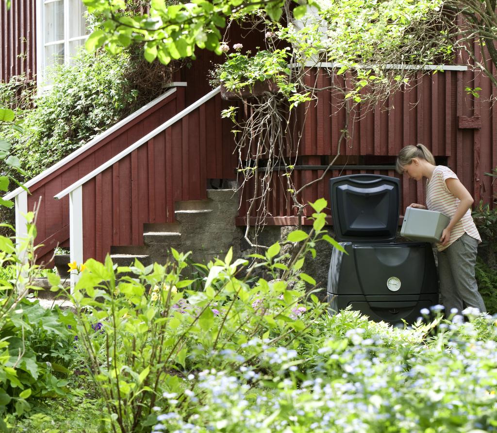 Kekkilän kompostorien ja kuivakäymälöiden avulla kotona, puutarhassa ja kesämökillä syntyvän maatuvan jätteen käsittely on