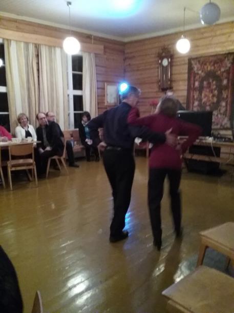 KARAOKETANSSIT KAUKOLASSA KESÄTANSSIT