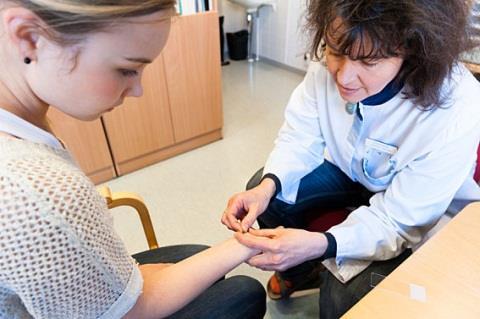 Yleisterveyden palvelut Terveyden- ja sairaanhoitajien vastaanotot Terveydenhoitajan vastaanotolla hyödynnetään videovälitteistä etäkonsultaatiota, katso video.