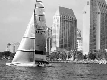 23 IACC-vene s/y Acracadabra San Diegon lahdella 7.11.2009, kuva Eero Mörä Ensimmäistä haastetta saatiin kuitenkin odotella melkoinen tovi eli vuoteen 1869 saakka.