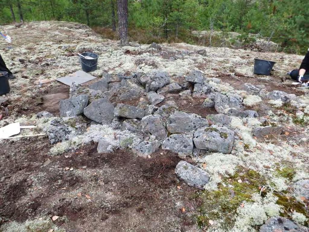 16 Näiden lisäksi tehtiin joitakin mittauksia gps:llä kohteista, jotka sijaitsivat yleiskartoitusalueen ulkopuolella ja inventoinnin aikana tarkastetuilla alueilla.