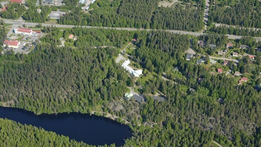 3 LÄHTÖKOHDAT 3.1 Selvitys suunnittelualueen oloista Alueen yleiskuvaus Ilkon alue on osa vanhaa taajamarakennetta.