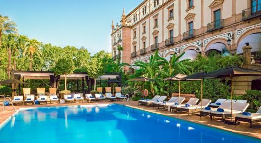 Yhteinen Illallinen Alfonso XIII hotellissa. 2. päivä 3.5 Torstai Sevilla Aamiainen hotellissa.