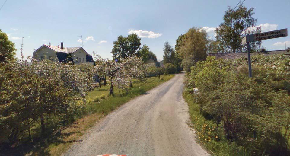 KASVILLISUUS JA ARVOKKAAT LUONTOKOHTEET Alue on pääosin rakennettua piha- ja puutarha-aluetta.