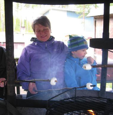 Piirin tehtävänä on tukea tätä toimintaa järjestämällä vapaaehtoisille perhekahvilaohjaajille perus- ja täydennyskoulutusta.