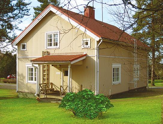 Hoitokoti Tuhkimo sijaitsee vanhassa idyllisessä pihapiirissä Tohmajärvellä, noin