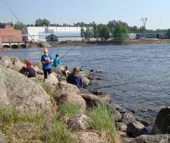 Labyrintti Tavoitteena on ryhmässä toimiminen, kavereiden kannustaminen ja tehtävien ratkaiseminen. Ohjelmassa tehdään erilaisia ryhmätehtäviä metsälabyrintissä. Ulko-ohjelma, säänmukainen varustus.