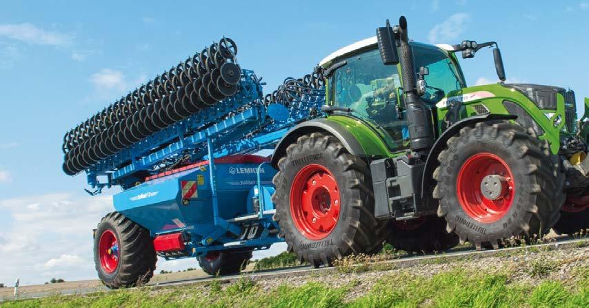 Koska monipuolisuus kuuluu täydellisyyteen Fendt 700 Vario -traktori sisältää paljon erilaisia päivittäistä työtä helpottavia toimintoja.