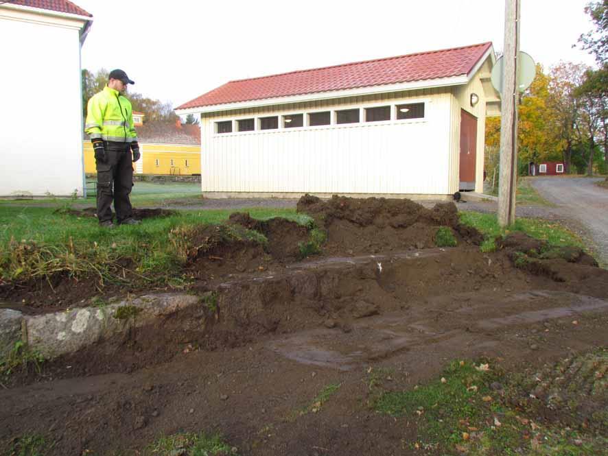 Penger koostui kooltaan noin 80 x 50 x 50 cm olevista kivistä. Osa kivistä poistettiin kaivannon vuoksi, mutta ne aiottiin asettaa uudelleen paikoilleen.