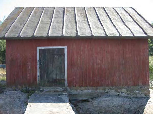 Osin vuorattu avosaumatuula pystylaudalla, osin