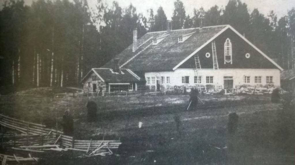 1920-luvulle tultaessa koulun toiminta oli jo uudelleen käynnissä, mutta alkuperäinen rakennuskanta alkoi olla huonossa kunnossa.