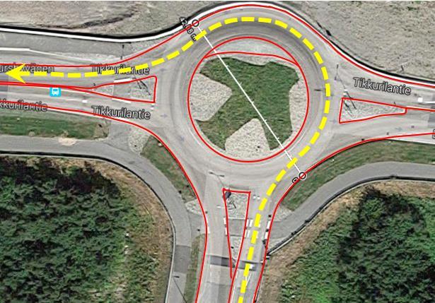 60 Kuva 27. HCT-yhdistelmän reitillä oleva liikenneympyrä Vantaalla. (taustakuva Google Maps). Kuva 28. HCT-yhdistelmän koulutusajo 5.4.2016 Alastaron moottoriradalla.