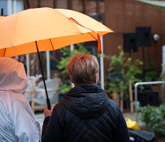 Käytännön ja tekemisen kautta asukas kotiutuu, ja perusta kodin ulkopuoliselle kiinnostukselle voidaan samalla rakentaa.